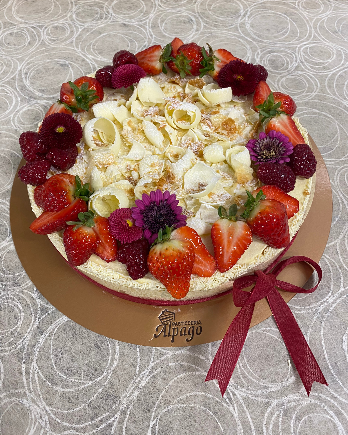 torta cioccolato bianco e frutti rossi